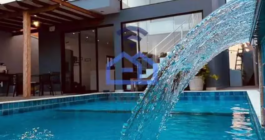 Sobrado com piscina à venda a apenas 100m da praia do Massaguaçu em Caraguatatuba, SP - Viva a pouc
