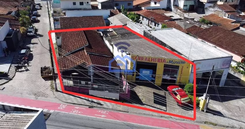 Casa comercial à venda no Centro de Caraguatatuba, SP - Oportunidade para quem está procurando uma
