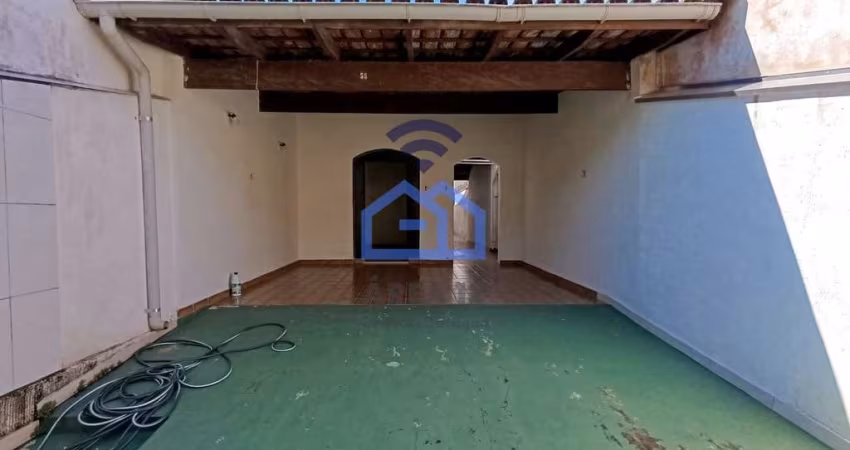 Casa à venda no bairro Estrela D'alva em Caraguatatuba, SP - 02 dormitórios, garagem coberta para 0