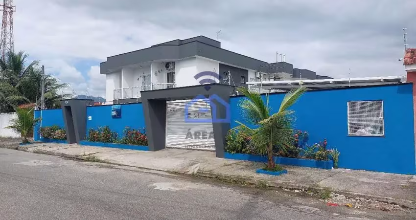 Oportunidade de sobrado à venda a 100m da Praia do Porto Novo em Caraguatatuba, SP