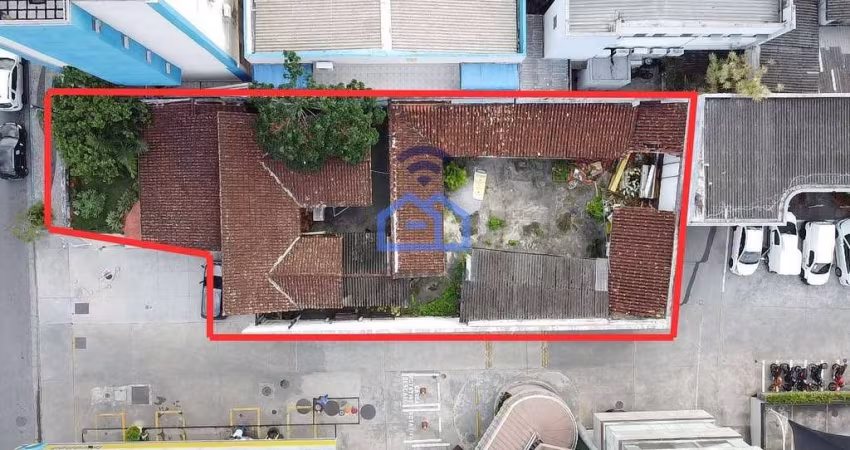 Casa comercial para locação no Centro de Caraguatatuba, SP - Em ótima localização, garantindo visib