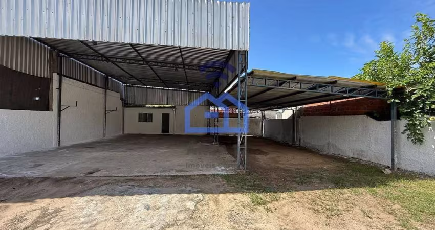 Galpão para locação no bairro Jardim Jaqueira em Caraguatatuba, SP - com 645m² de área total