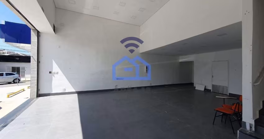 Ponto comercial para locação no Centro de Caraguatatuba, SP - Com sobreloja e 120m² de área total