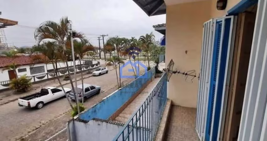 Excelente Sobrado em condomínio para locação no bairro do Aruan em Caraguatatuba, SP - A poucos pas