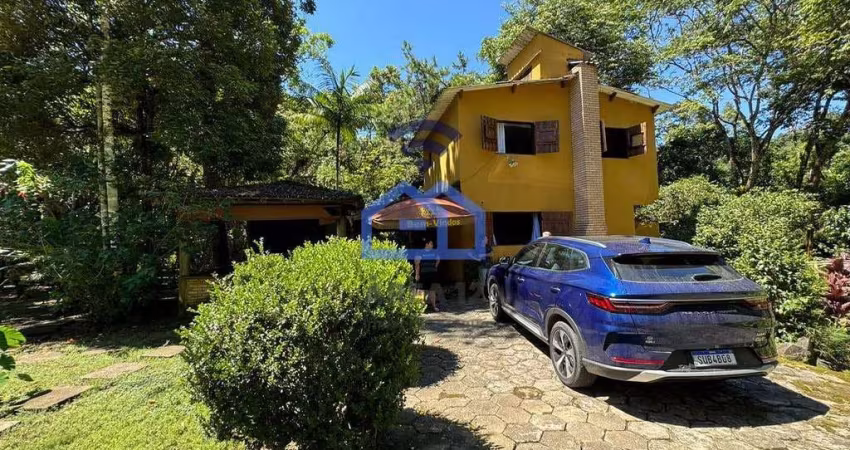 Belíssima Chácara à venda com 4.350m² no alto da serra, caminho do Pouso Alto a 3km da rodovia dos