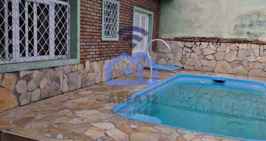 Oportunidade Casa com piscina à Venda no bairro da Praia das Palmeiras em Caraguatatuba, SP