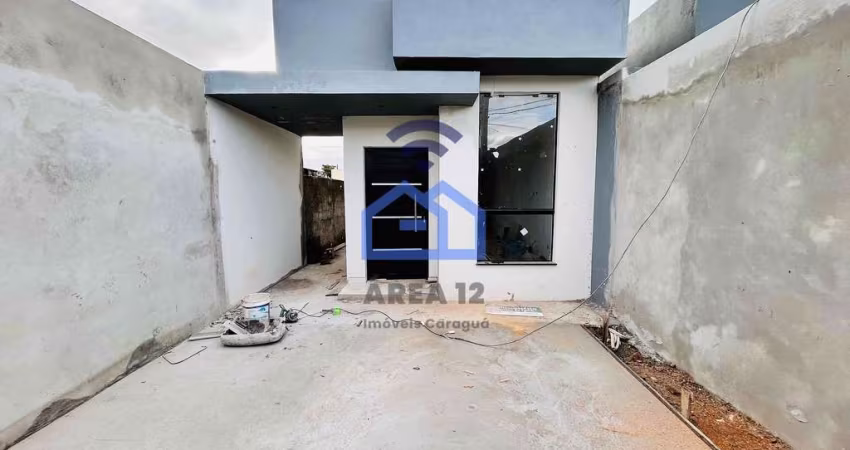 Casa de 2 dormitórios à Venda no bairro do Golfinho em Caraguatatuba, SP