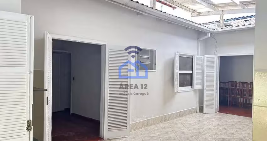 Casa Térrea à venda localizada a apenas 200m da praia Capricórnio I em Caraguatatuba, SP