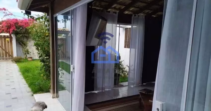 Excelente casa à venda localizada a apenas 50m da praia no bairro do porto novo em caraguatatuba, s