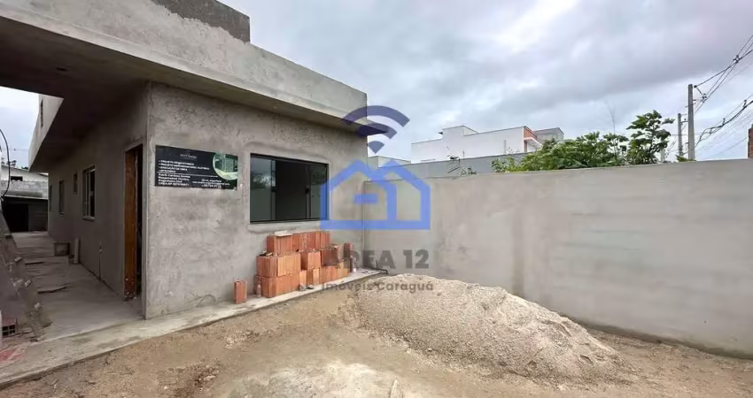 Casa à venda em fase final de construção, com 2 dormitórios sendo uma suíte no bairro dos golfinhos