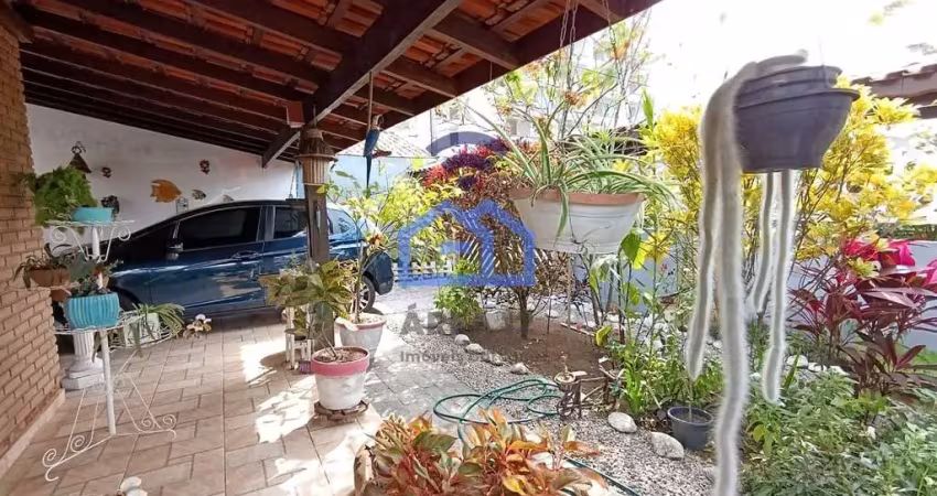 Casa à venda no bairro praia das palmeiras em caraguatatuba, sp - com 3 dormitórios sendo 1 suíte,