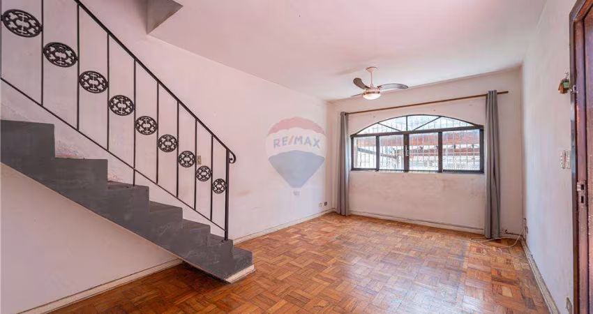 Casa Sobrado 3 dorm , suíte, 2 vagas, quintal amplo em   R. Sincorá, 200 - Jardim Umuarama São Paulo - SP, 04660-000 Jd.Prudência.