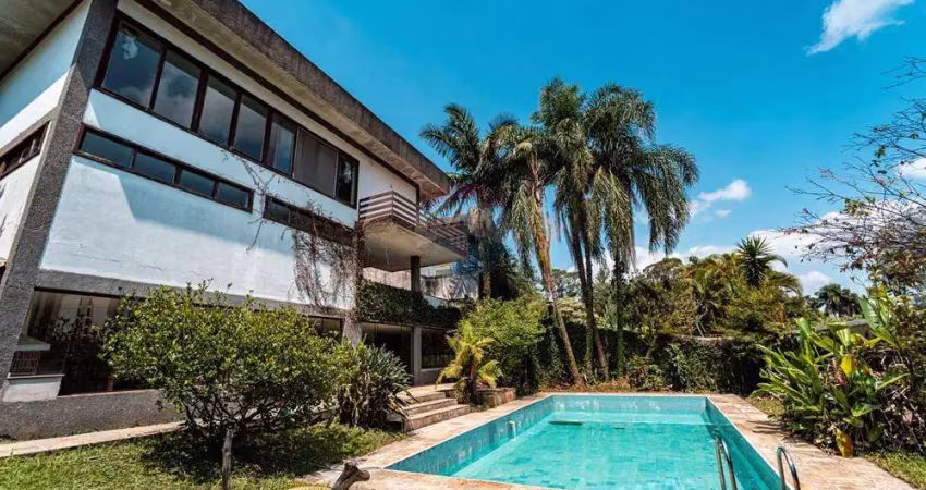 Casa terrea  com 259m²,  5 dormitórios e 6 vagas no jardim marajoara!