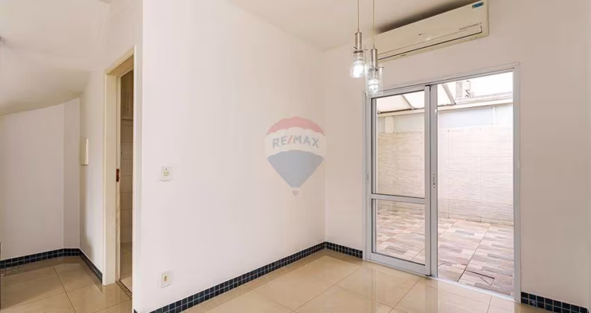 Casa em condomínio com 3 dormitórios e 2 vagas na Vila Marari!