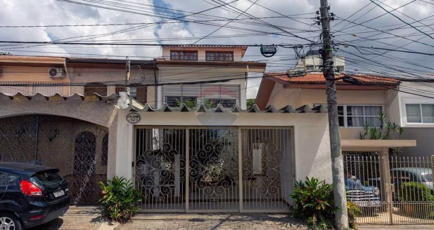 Casa em rua privativa em Moema com 3 Suítes e 3 Vagas