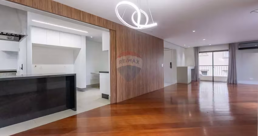 Apartamento com 3 suítes totalmente reformado na melhor rua do campo belo