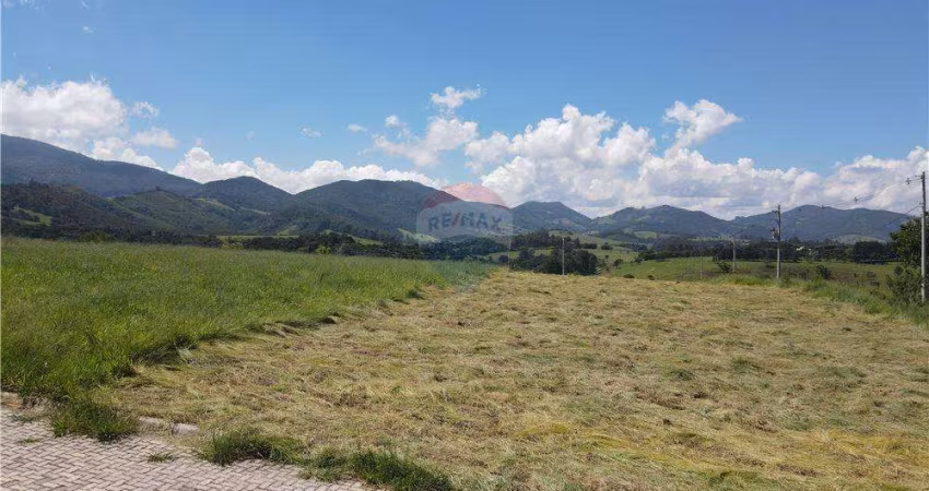 OPORTUNIDADE em Joanopolis,Lote de 1000 m² , à dois minutos da represa, vista para as montanhas.