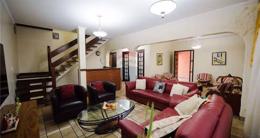 Casa aconchegante de 310m² construída no jardim marisa