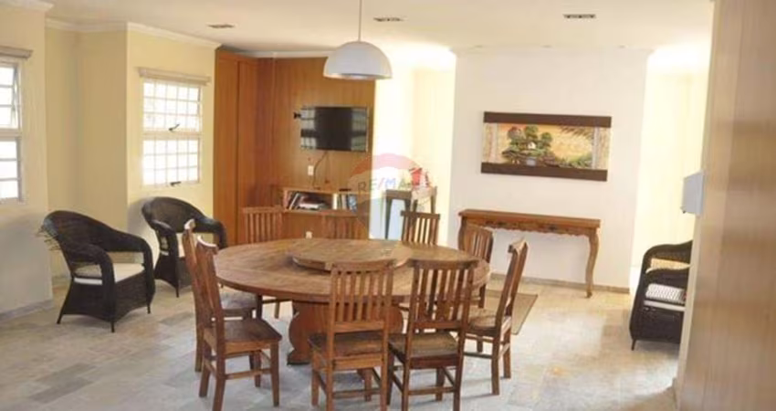 Apartamento de 3 Dormitórios, 1 Suíte, e Garagem para 2 Carros Coberta