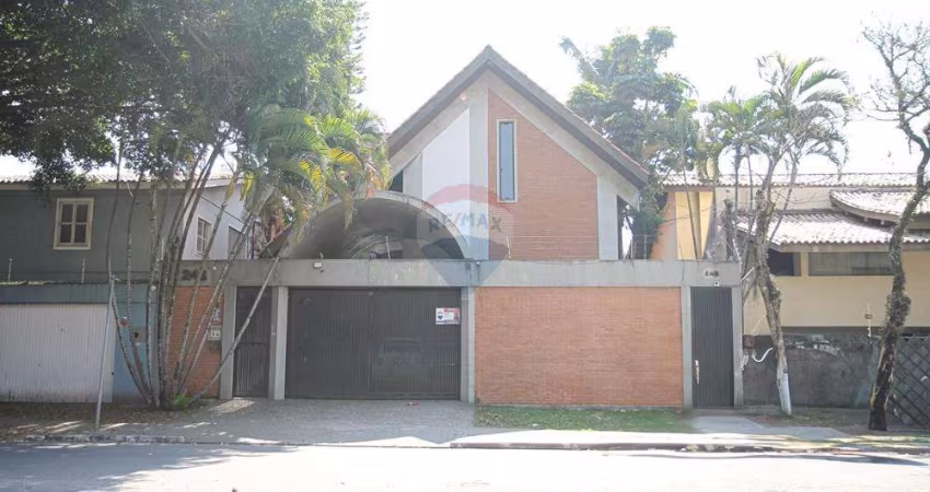 Casa à Venda - 4 Quartos, 390 m² no Jardim Morumbi
