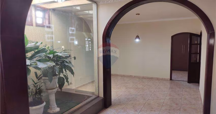 SOBRADO COM 3 SUITES SENDO 1 MASTER VIA NORTE