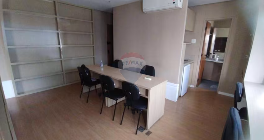 Sala Comercial Mobiliada na Rua Joaquim Floriano para locação - 30m2 com vaga - pacote fechado