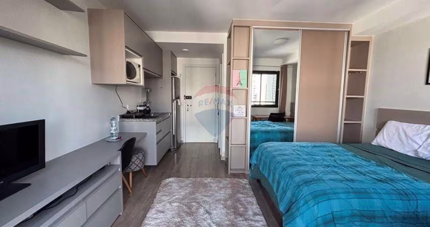 Studio Mobiliado e no centro da Liberdade