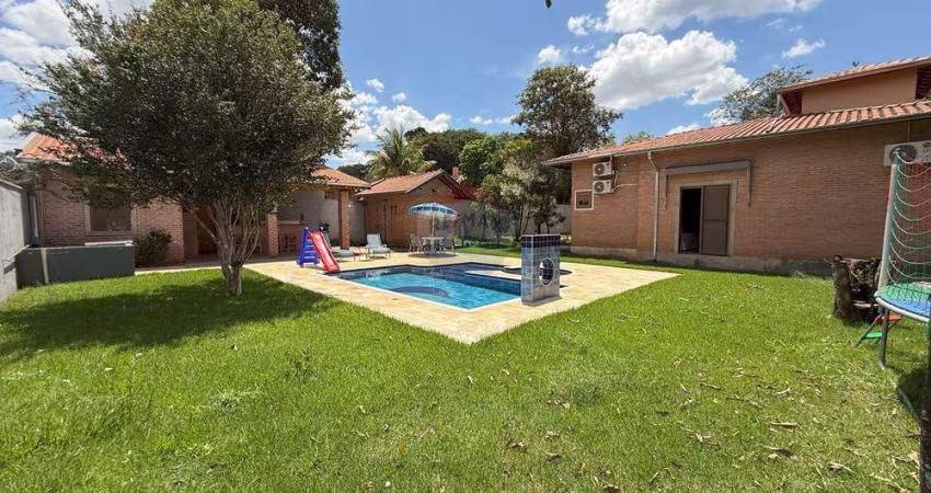 Chácara no Bairro Santa Rita - Piracicaba - 3 dorm, 2 suítes,  Ar-condicionado, armários planejados, piscina e churrasqueira