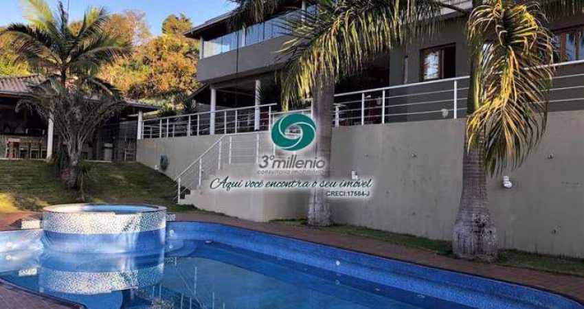 Casa com 5 suítes, área gourmet Granja Viana - Fazendinha