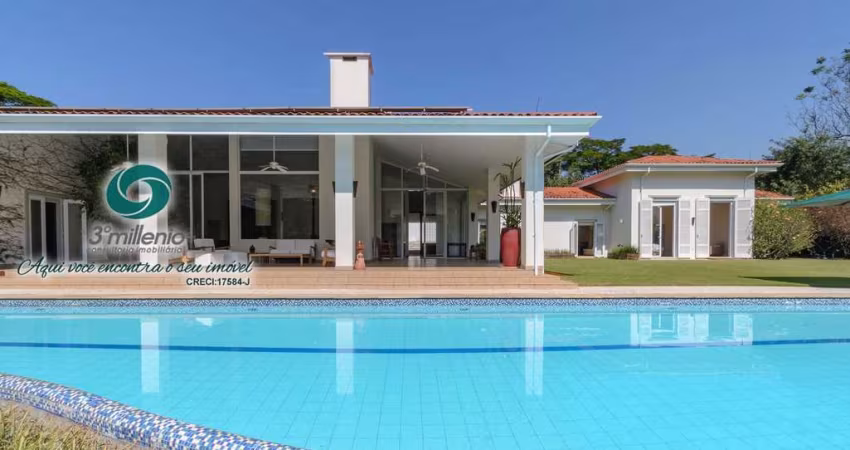 Linda casa térrea Vila de São Fernando Golf -4 suítes, piscina!