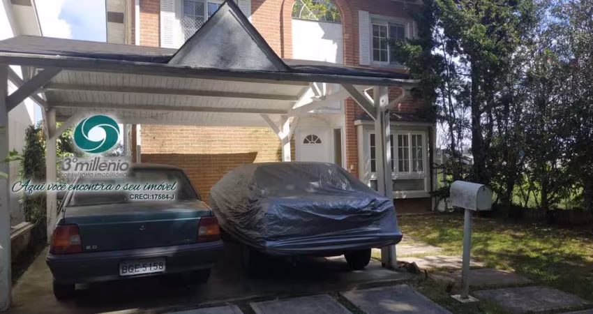 Casa para locação na Granja Viana - 4 suítes, piscina e quintal