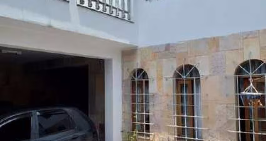 Sobrado à venda no Rio Pequeno com 200m²  3 dormitórios 1 suíte  3 banheiros 6 vagas