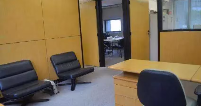 Conjunto comercial em edifício moderno, localizado no coração das Perdizes.