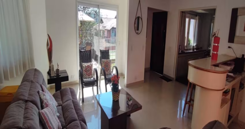 Apresentamos este charmoso sobrado de 435m², com 3 dormitórios, sendo uma suíte, e 2 vagas de garagem!