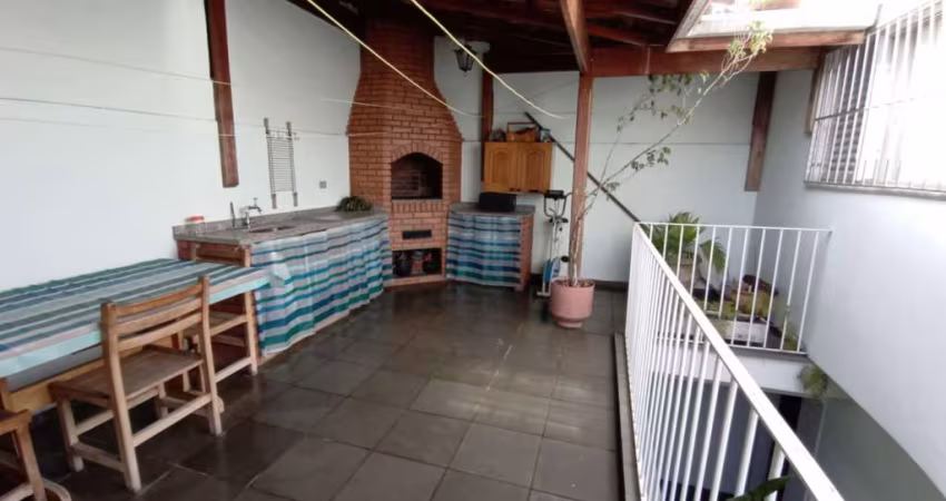 Sobrado á venda com 140m²   2  quartos 2 vagas de garagem na Vila Carrão
