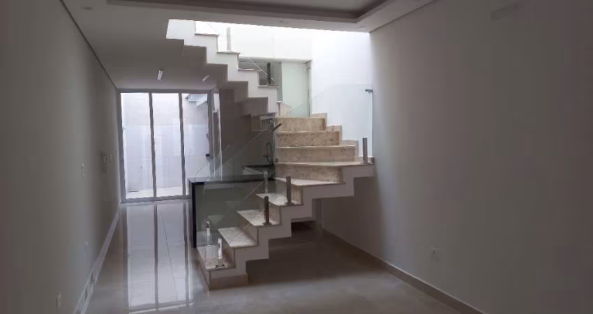 Sobrado à Venda - 105m² - 3 suítes - Vila São Pedro - R$ 850.000,00
