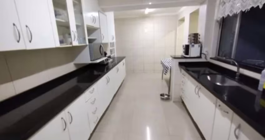 Sobrado Residencial à venda no Conjunto Residencial Jardim Canaã com 150m² 3 dormitórios 2 suítes 3 banheiros 2 vagas