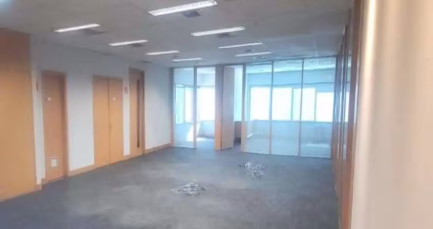 Conjunto com 280m para locação no  bairro da vila nova conceição, andar alto com infraestrutura completa!