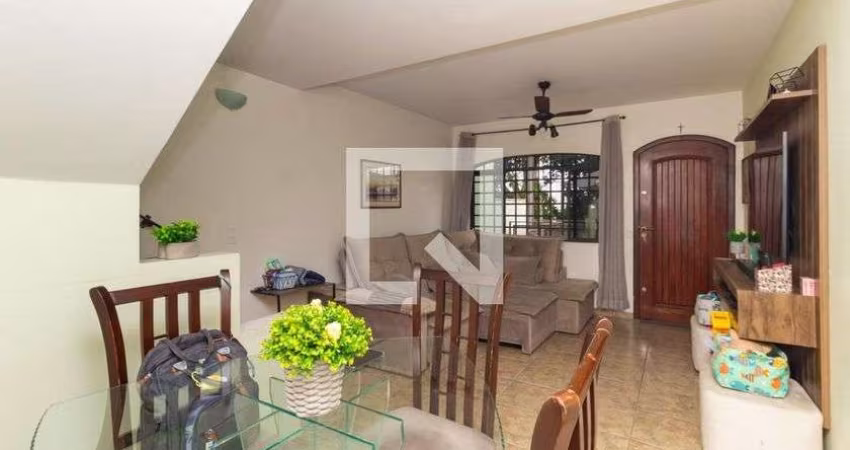 Casa à Venda - Ipiranga, 3 Quartos,  120 m2