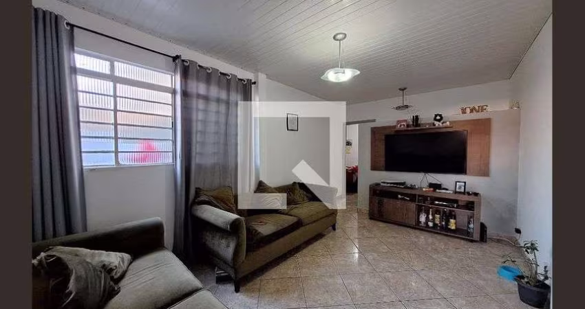 Casa à Venda - Água Fria, 4 Quartos,  241 m2