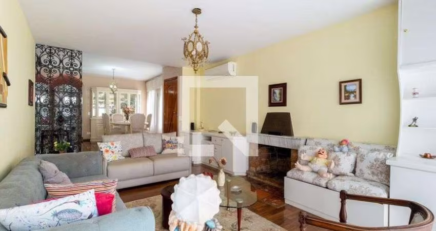 Casa à Venda - Jardim Anália Franco, 3 Quartos,  240 m2