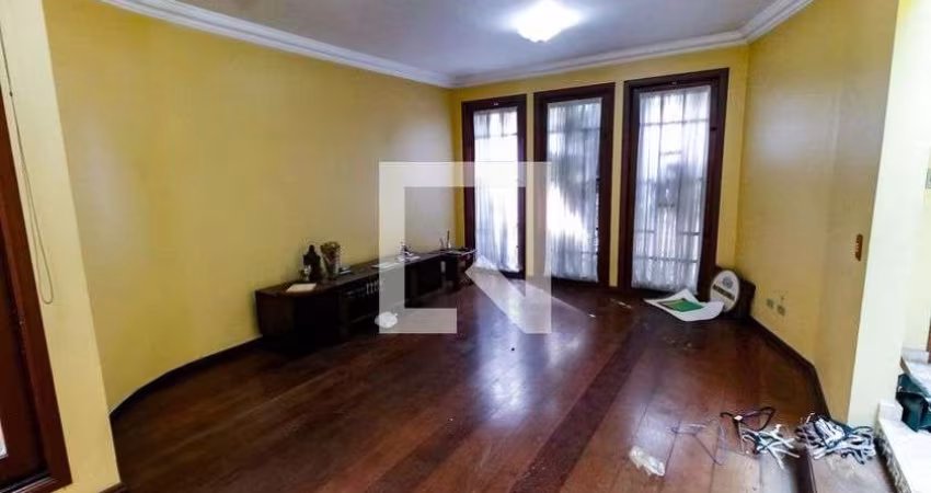 Casa à Venda - Jardim Londrina, 3 Quartos,  240 m2