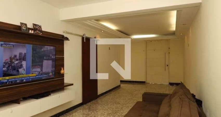 Casa à Venda - Itaquera, 6 Quartos,  330 m2