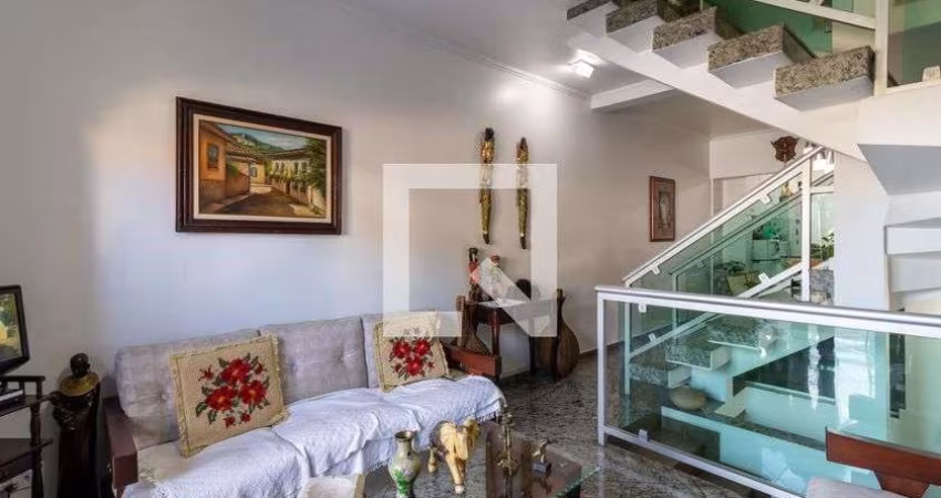 Casa à Venda - Água Fria, 4 Quartos,  200 m2
