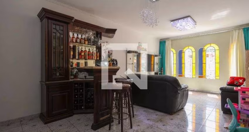 Casa à Venda - Vila Amália, 3 Quartos,  240 m2