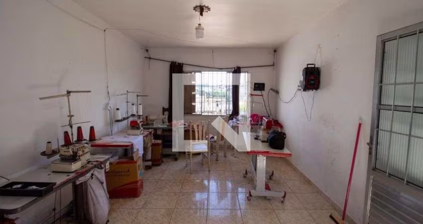 Casa à Venda - Vila Jacuí, 2 Quartos,  250 m2