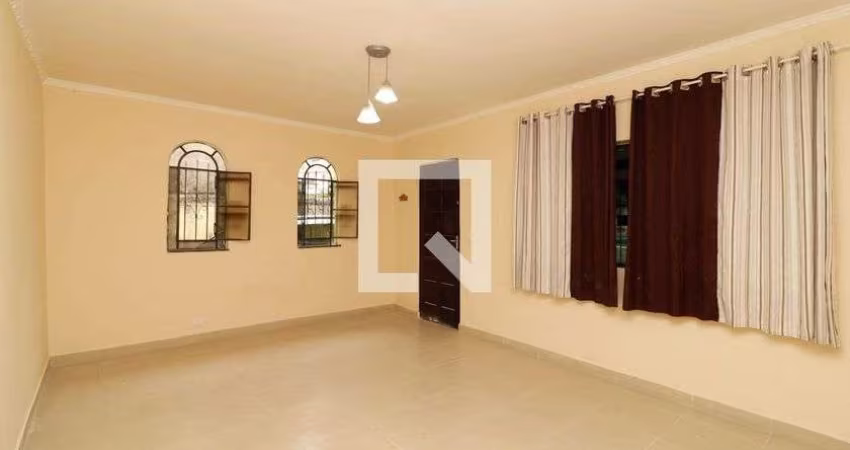 Casa à Venda - Vila Guilhermina, 2 Quartos,  200 m2