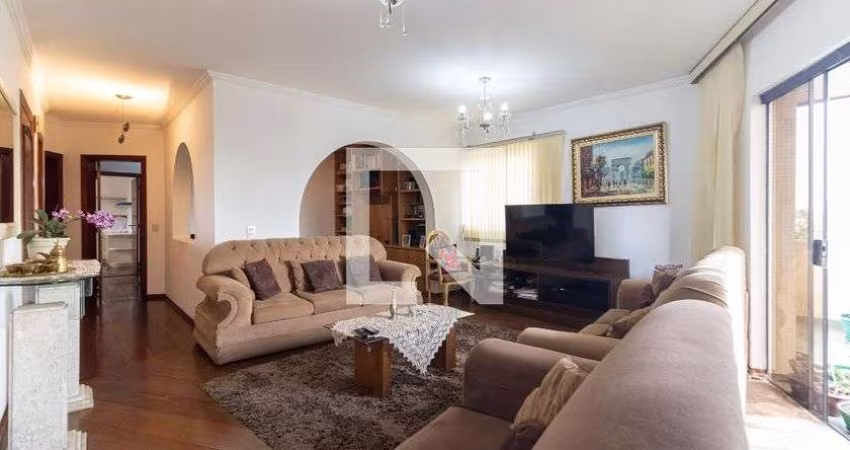 Apartamento à Venda - Bosque da Saúde, 3 Quartos,  198 m2