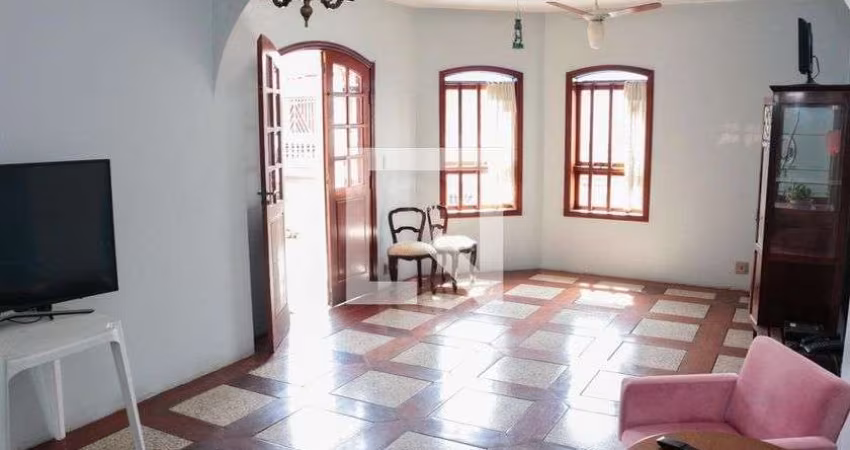 Casa à Venda - Jardim Éster Yolanda, 2 Quartos,  145 m2