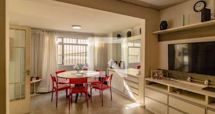 Casa à Venda - Chácara Inglesa, 2 Quartos,  150 m2